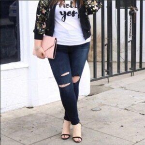 Good American Distressed Jeans, 24 NWT